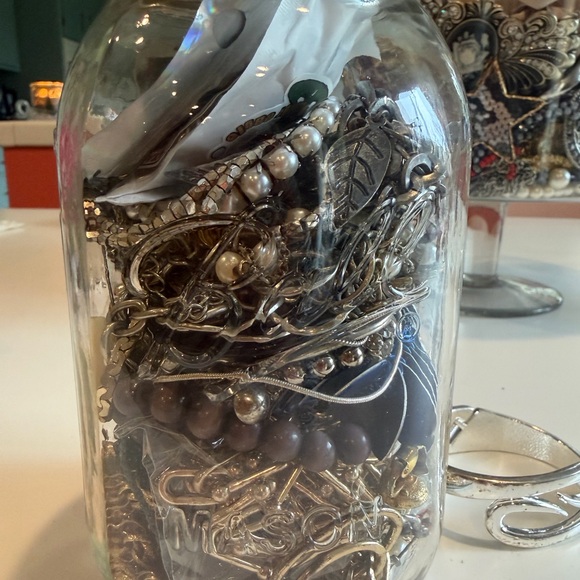 Assorted Jewelry in Glass Jar - Craft+++ wearable - Picture 3 of 8